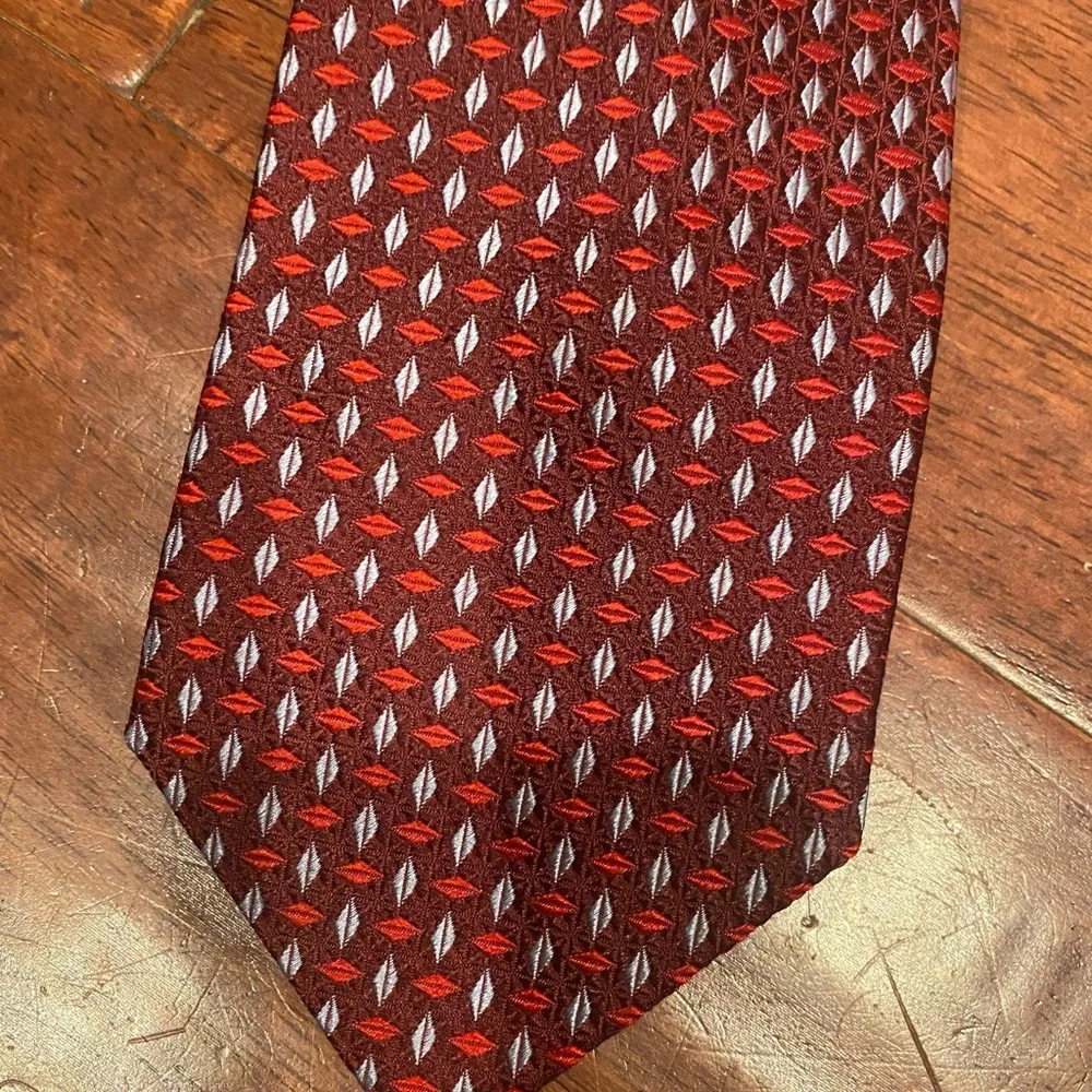 Silk tie